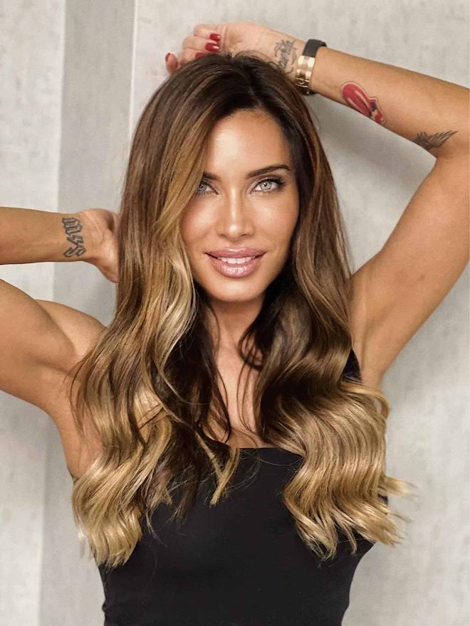 Pilar Rubio con nueva melena cambio de look mechas 'dark vainilla'