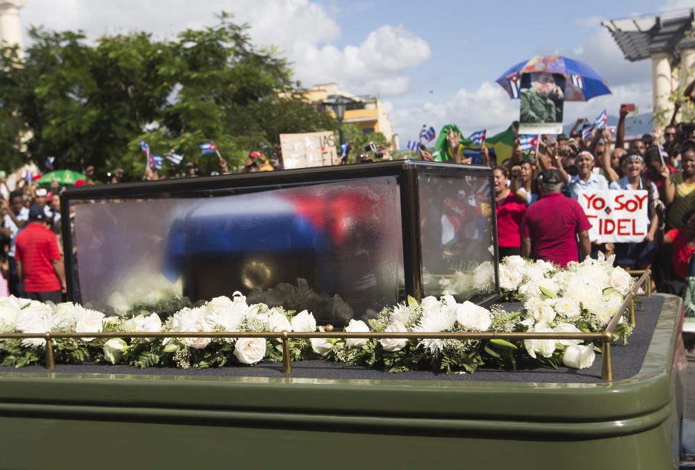 Santiago de Cuba recibe las cenizas de Fidel Castro