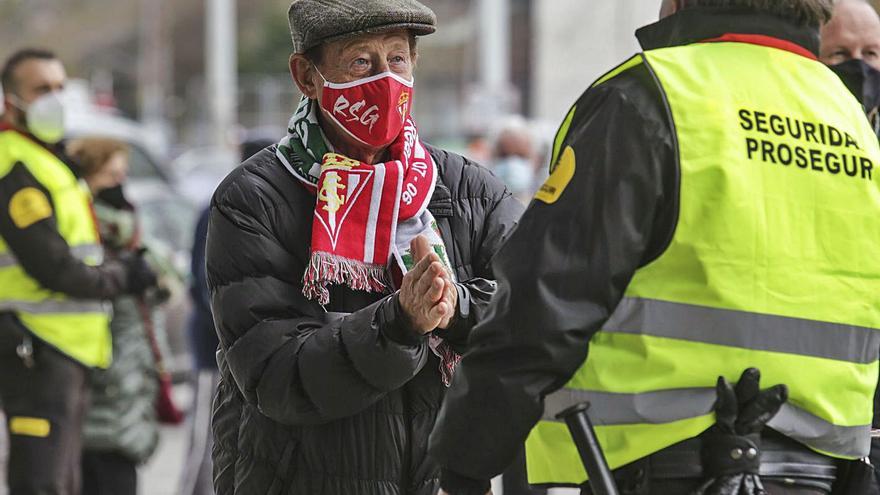 Los trabajadores de El Molinón temen cobrar solamente la mitad en la nueva empresa