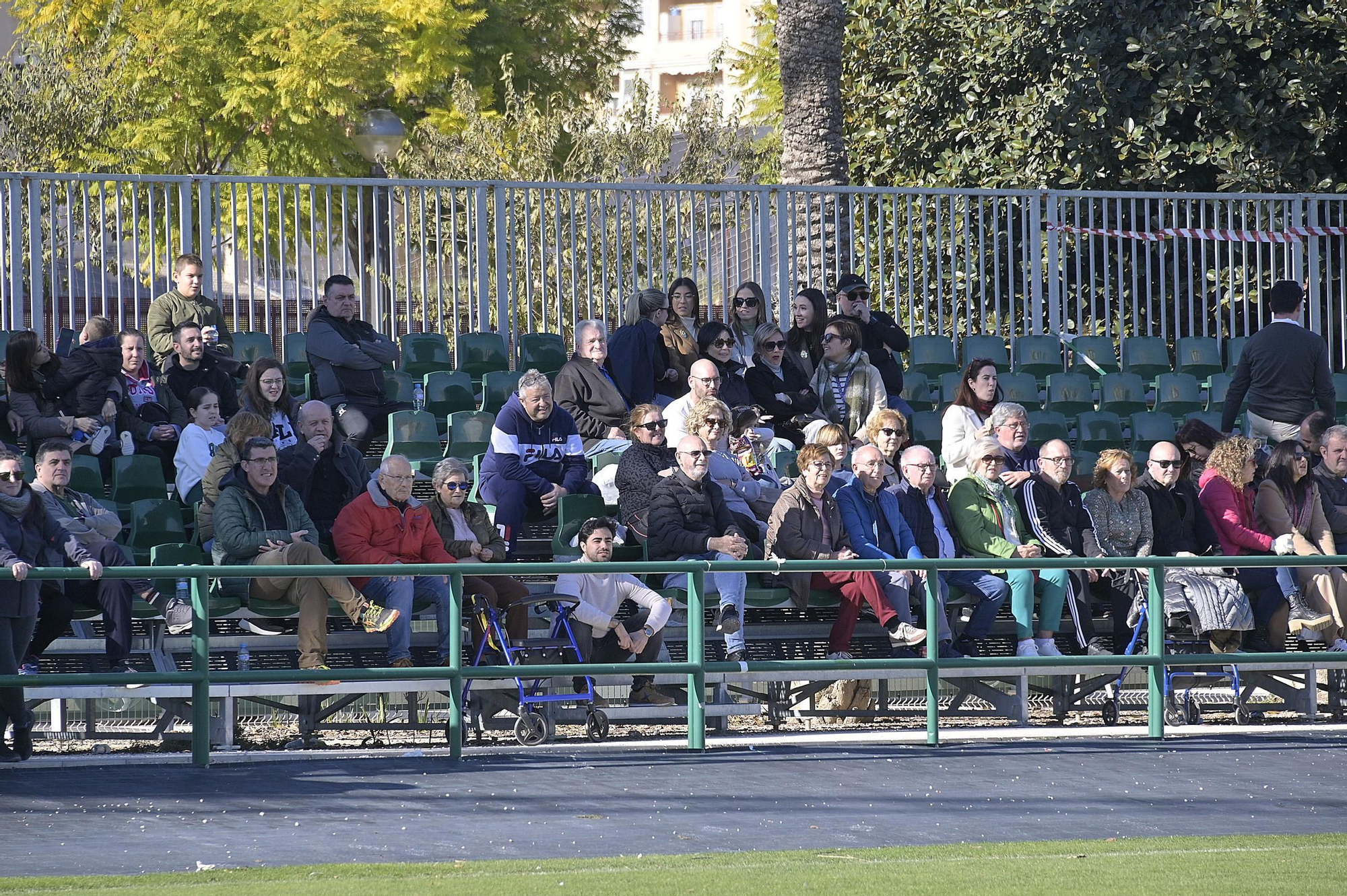 Partido de futbol benefico populares informadores