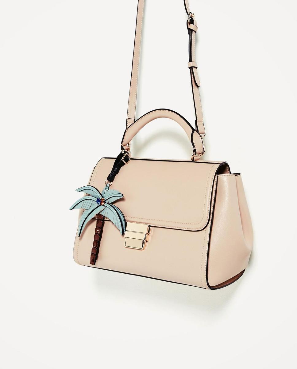 Los bolsos más 'frescos' de Zara: bolso con palmera (35,95 euros)