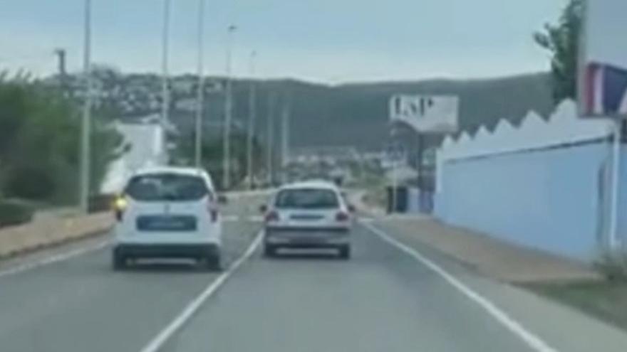 Vídeo | Carrusel de graves imprudencias al volante en una carretera de Peñíscola