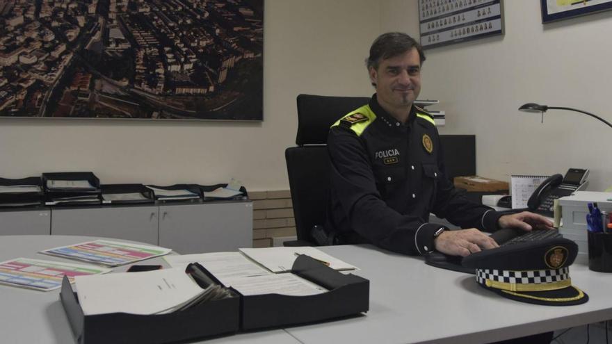 El nou cap de la Policia Local d’Igualada, David Riba, al seu despatx | ARNAU VALVERDE