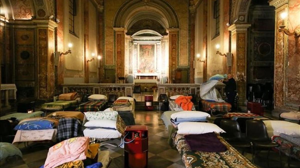 La iglesia de San Calixto, preparada para acoger inmigrantes durante la ola de frío, en Roma.