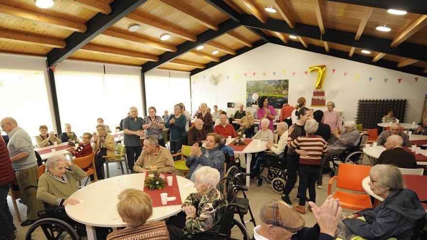 El envejecimiento en las comarcas: la dependencia comienza a los 60 años en Lalín pero se demora hasta los 74 en Dozón