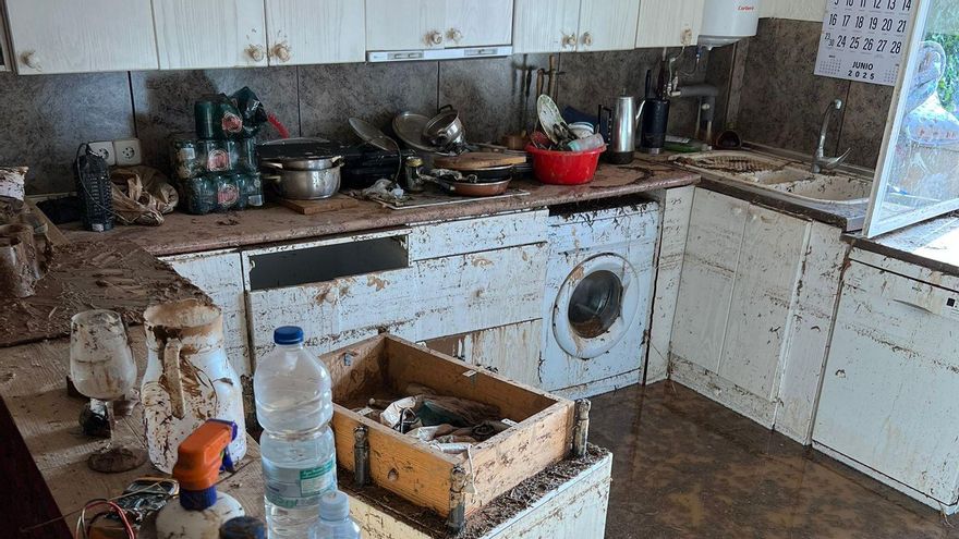 La cocina de la casa en la que se quedó atrapada la familia de Marta Alaja.