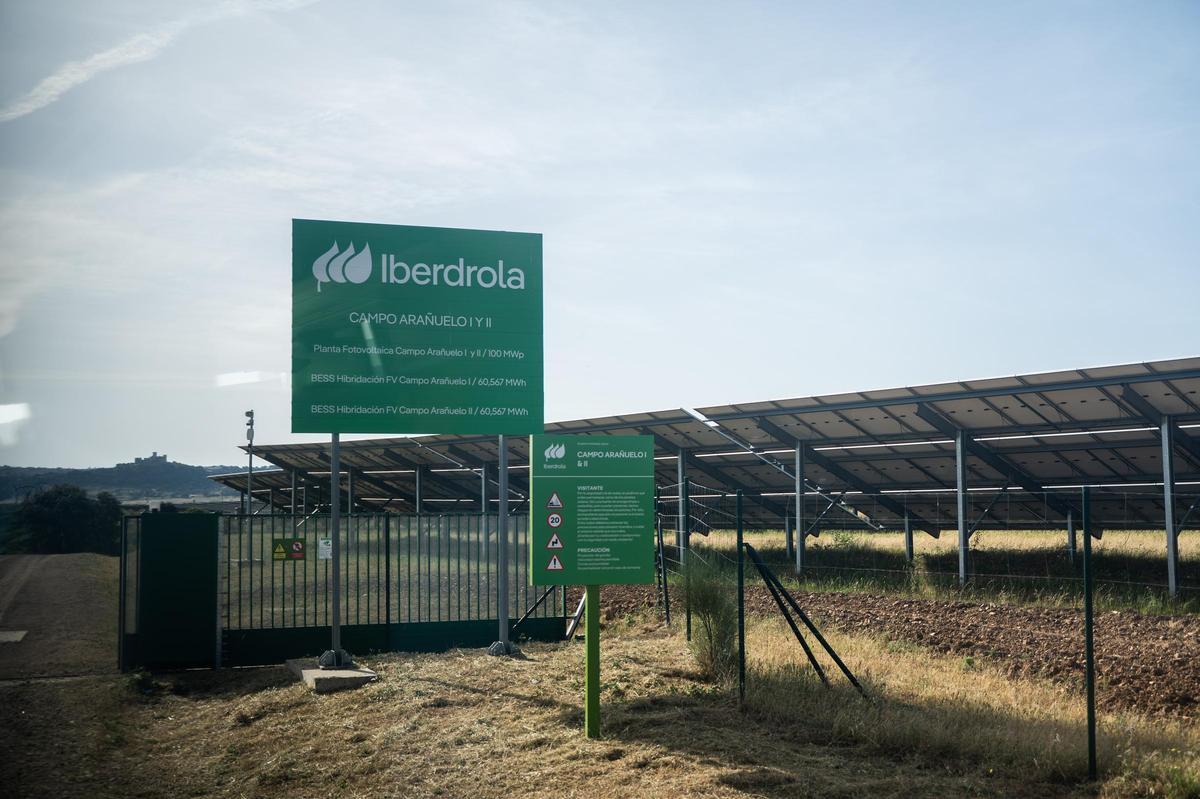 Fotogalería | Las imágenes del acto de inauguración de la mayor batería de almacenamiento de energía de España