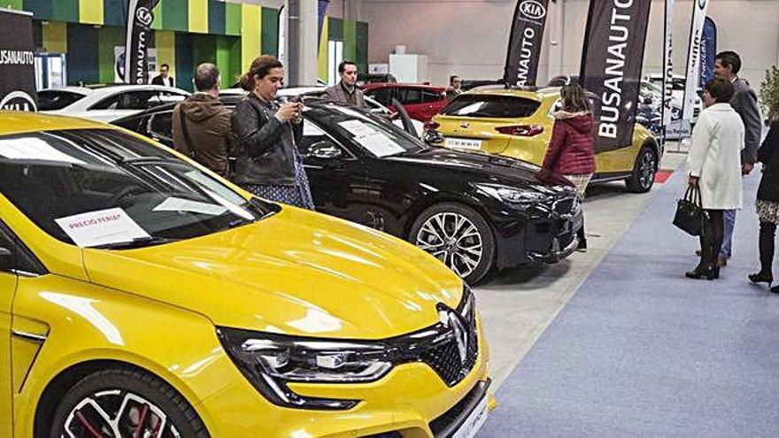 Acto oficial de inauguración de la Feria del Automóvil Nuevo en la sala de exposiciones del Centro de Negocios. A. G.