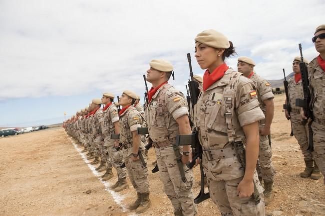 FUERTEVENTURA -  Homenaje a los legionarios paracaidistas en Tefia - 11-04-16