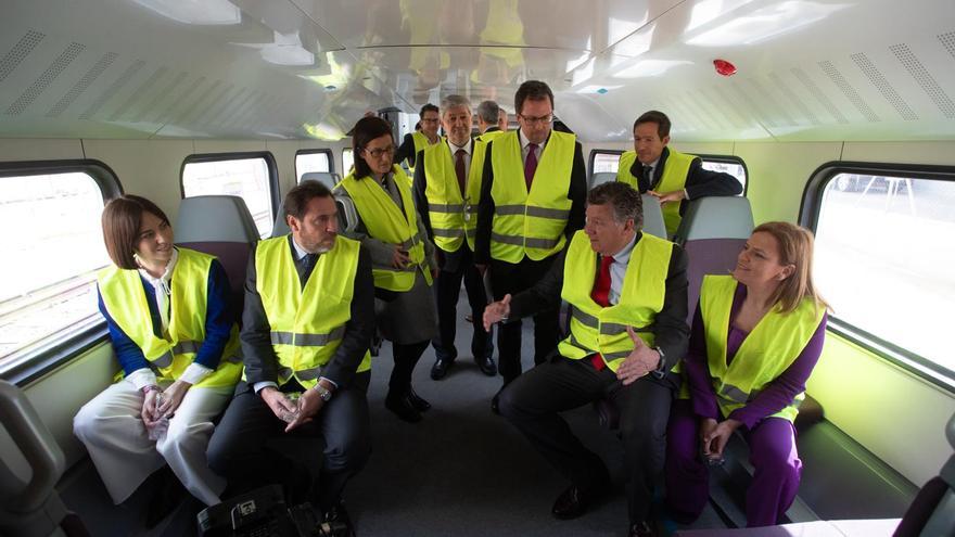 Los ministros Diana Morant y Óscar Puente visitan la planta de Stadler en Albuixech