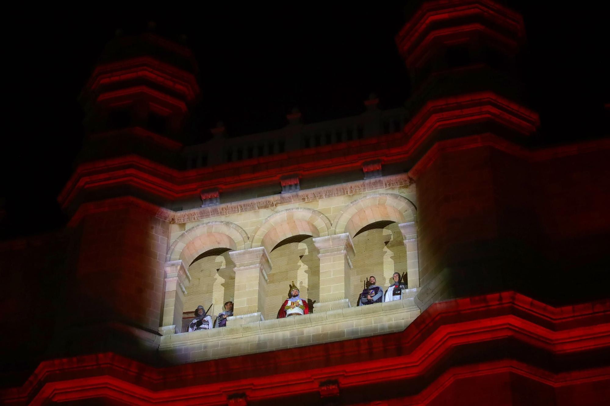 Jaume I ‘refunda’ la ciudad en un espectáculo de tradición