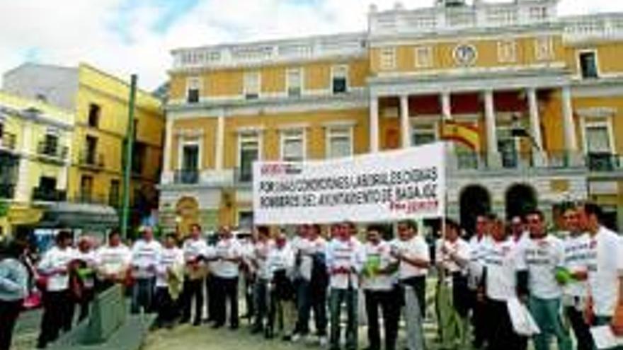 Los bomberos exigen seguridad y formación con una protesta en la calle