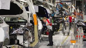 La producció nacional de vehicles millora per primera vegada el 2022