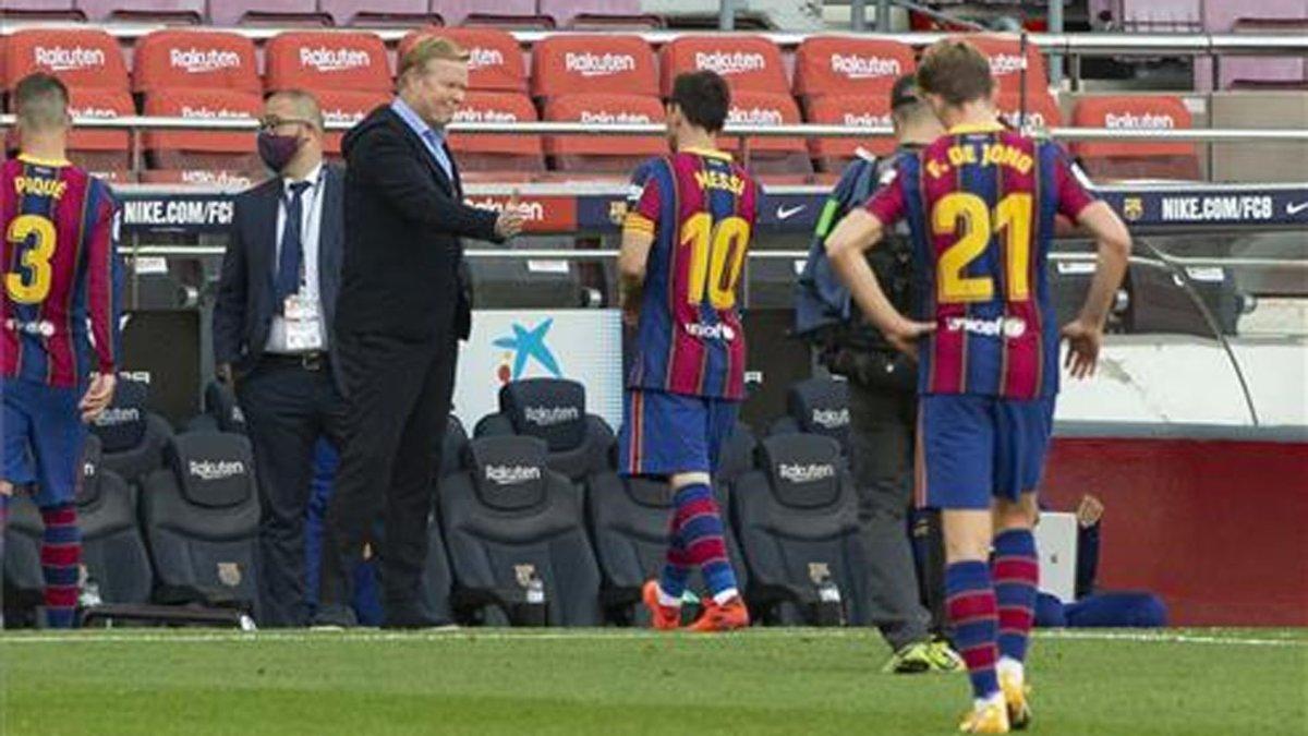 Un integrante del banquillo azulgrana fue amonestado durante el clásico de este sábado en el Camp Nou