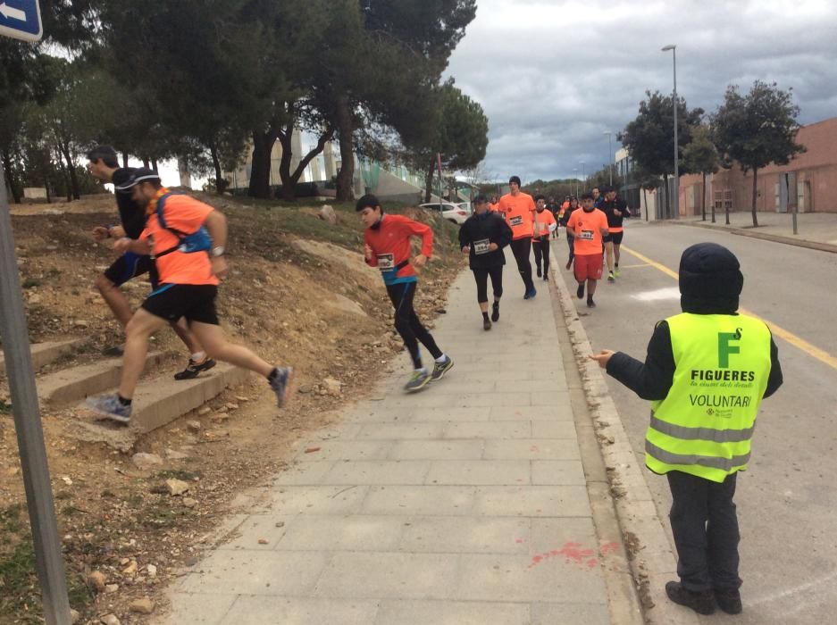 Mig miler d''atletes a la Run 4 Càncer de Figueres