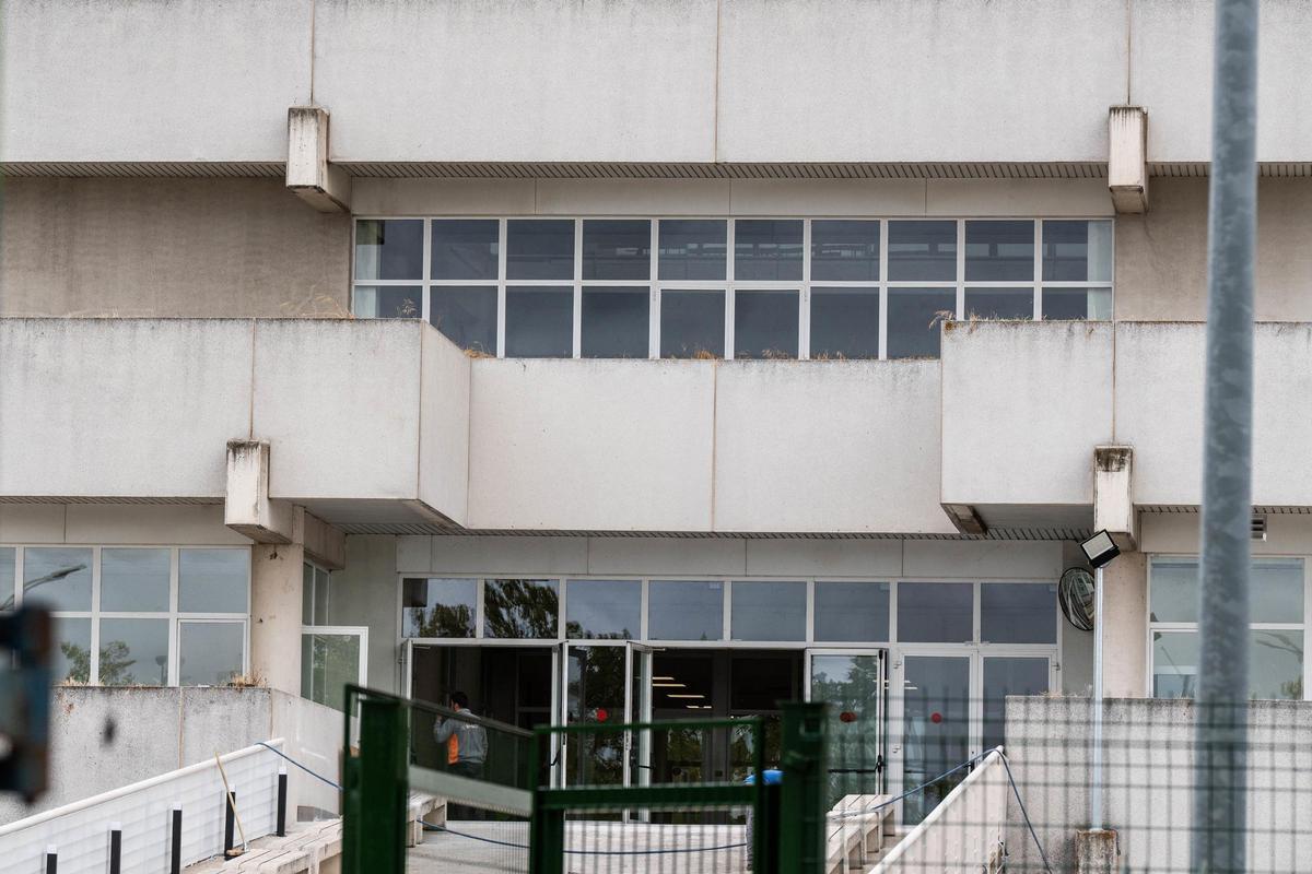 Fachada del centro de acogida de menores de La Cantueña, en Fuenlabrada.
