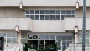 Fachada del centro de acogida de menores de La Cantueña, en Fuenlabrada.