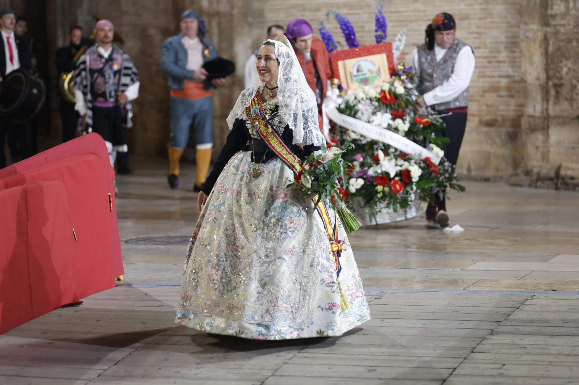 Ofrenda 2023 | Falleras Mayores e Infantiles de comisiones del 17 de Marzo (I)