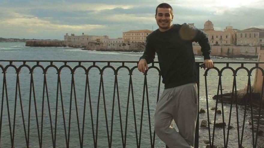 El estudiante, en uno de los miradores de la ciudad siciliana de Catania.