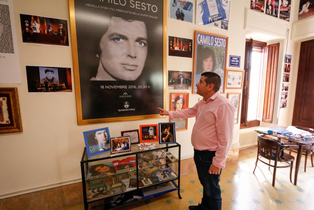 El club de fans de Camilo Sesto lamenta la muerte de su ídolo.