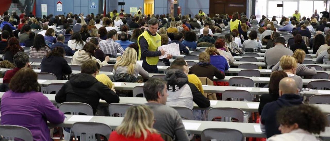 Las pruebas de auxiliares y enfermeros, con 14.500 opositores, serán a solo un turno