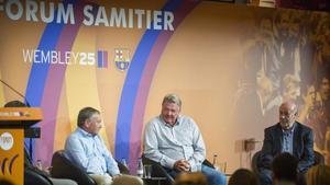 Del Bosque, Toshack y Clemente, en el Fórum Samitier realizado en el Auditorio 1899 del Camp Nou.