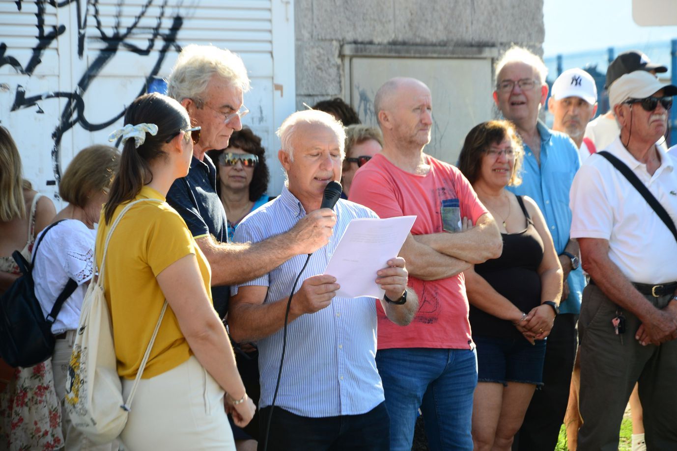 Moaña planta el grito en la calle: "Coa nosa saúde non se xoga"