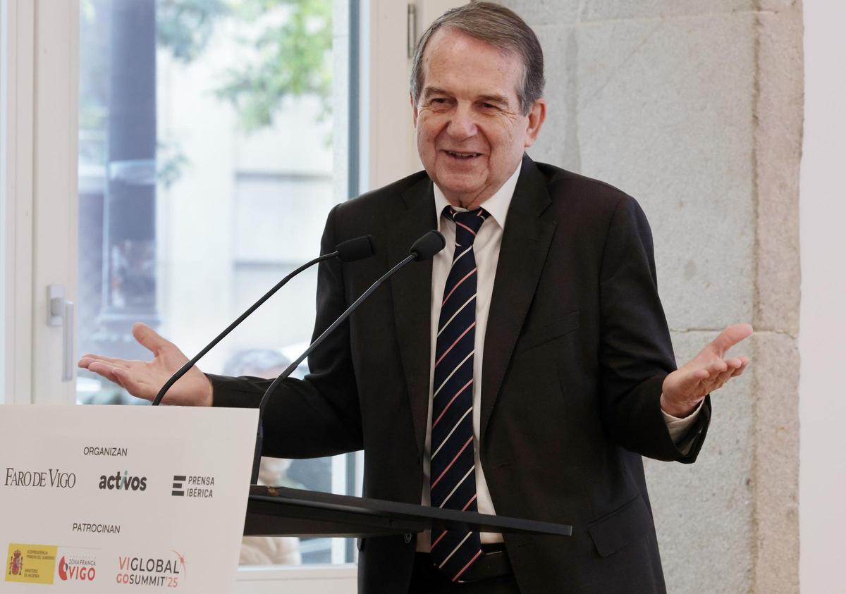 Bienvenida de honor, a cargo de Abel Caballero, alcalde de Vigo