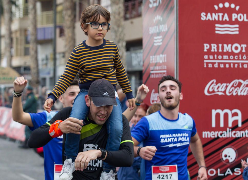 Las mejores imágenes de la 30 edición de la Media Maratón de Santa Pola