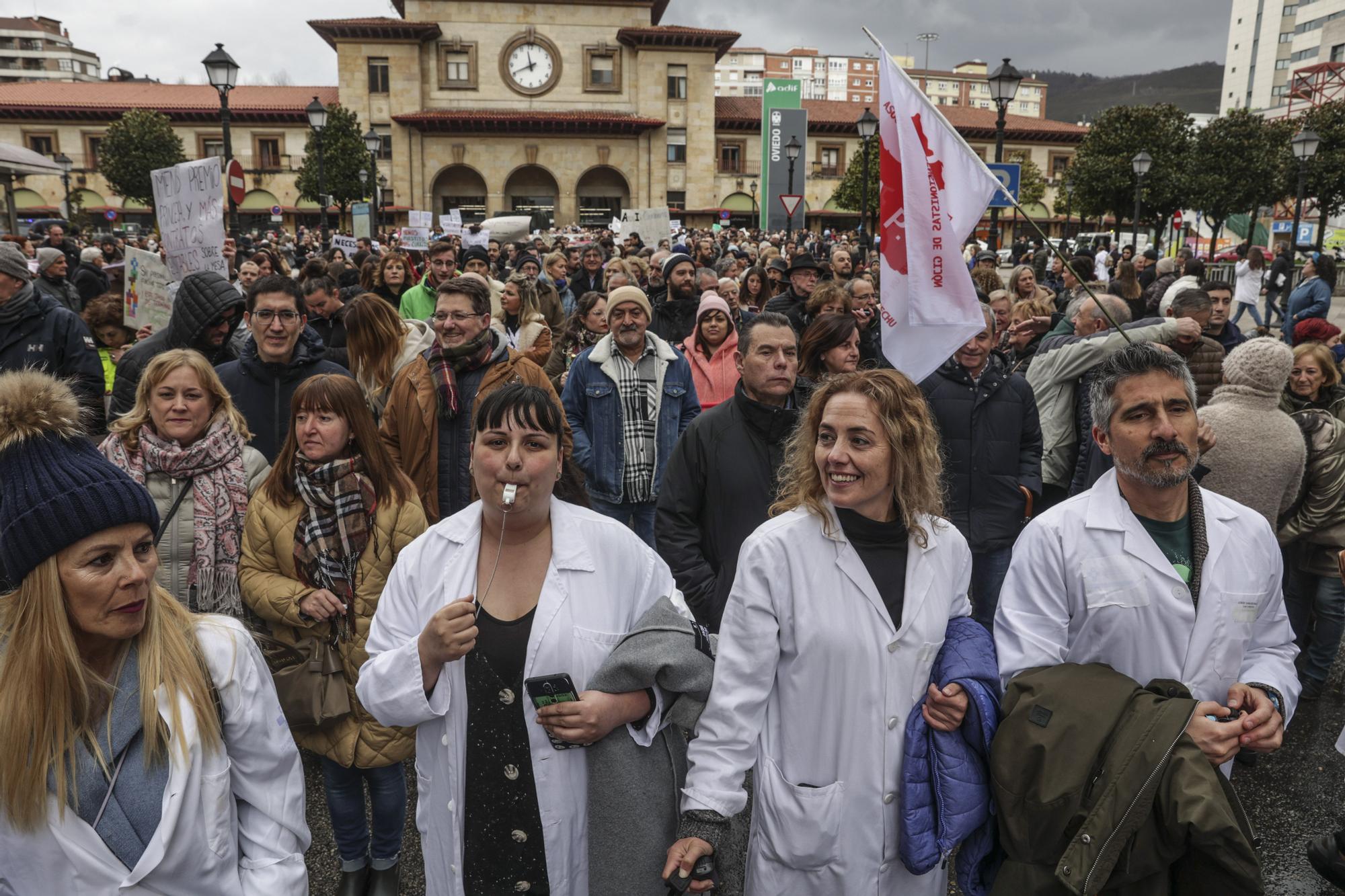 Manifestación de sanitarios en Oviedo