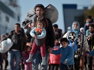 Grecia recibe 2.186 refugiados cada día desde Turquía