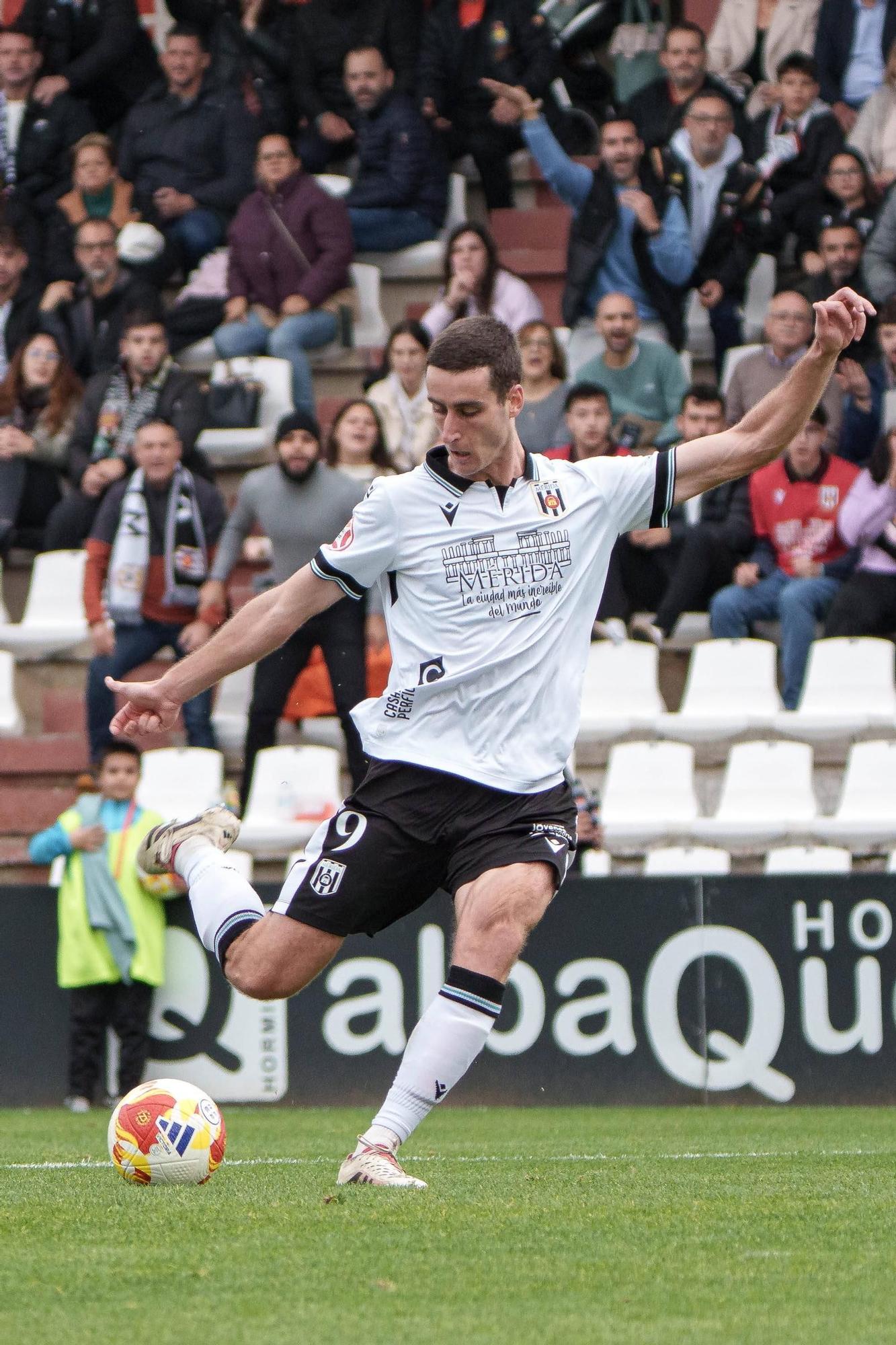 FOTOGALERÍA | Las mejores imágenes del partido Mérida-Orense