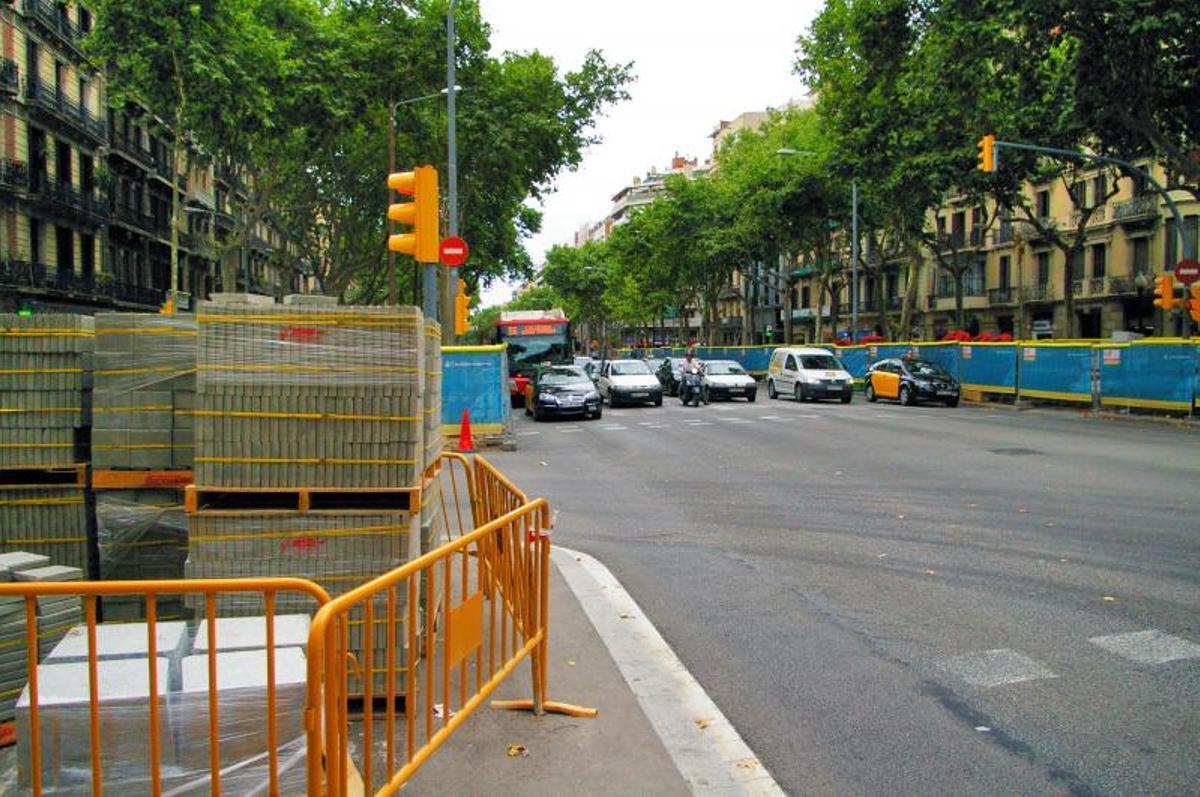 Obras en la Gran Via entre Urgell i Aribau