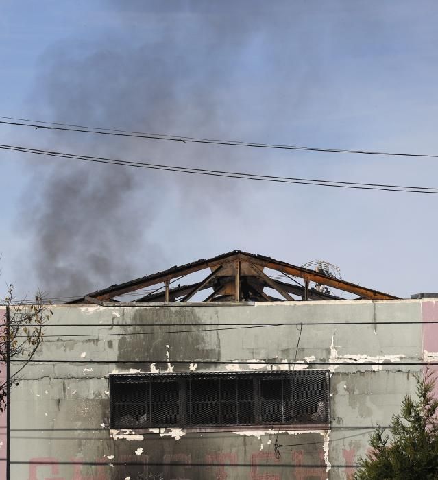 Espectacular incendio en Oakland