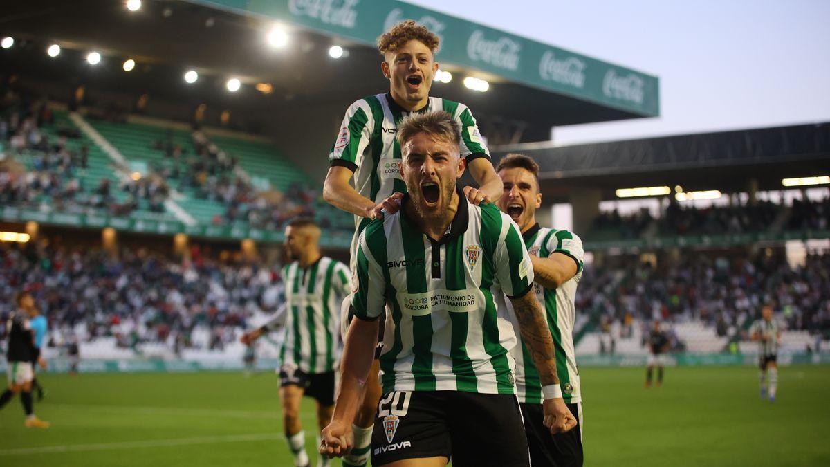 Antonio Casas celebra un gol en un encuentro de esta temporada.