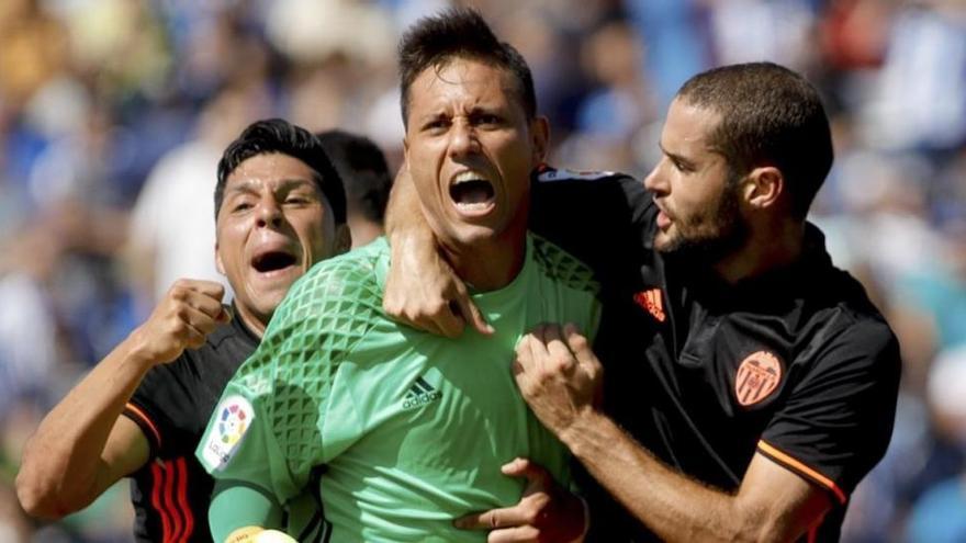 Diego Alves supera a Zubizarreta como mejor parapenaltis de la historia de la Liga