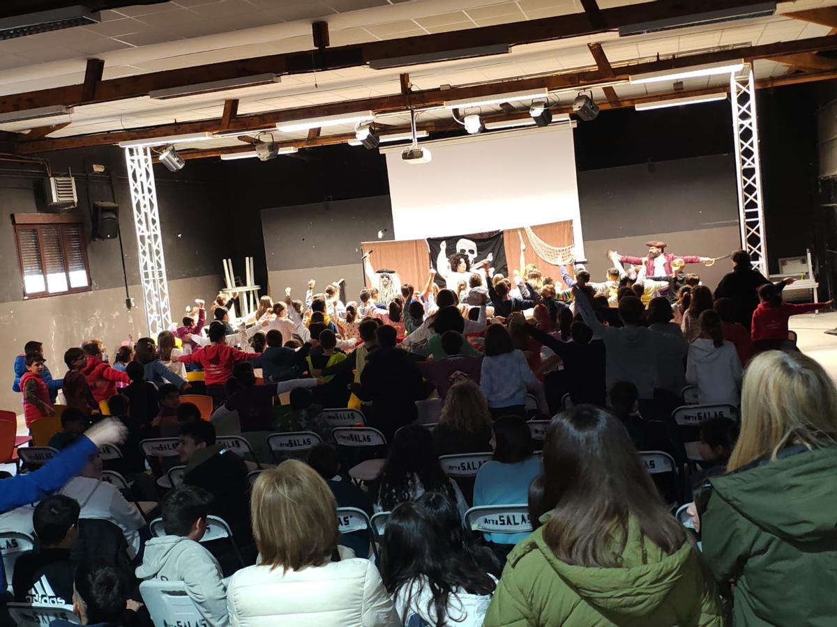 Uno de los momentos de la representación teatral en el ECJ