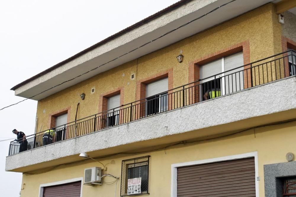 Le pegan un tiro en el cuello para robarle en su casa de Zarandona