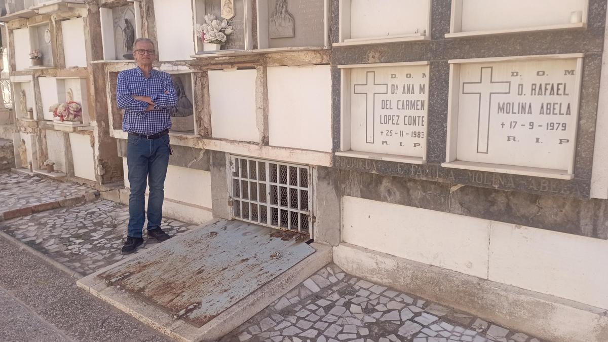 Eduardo Nieto, esta semana,  junto al lugar en el que casi pierde la vida en 2005.