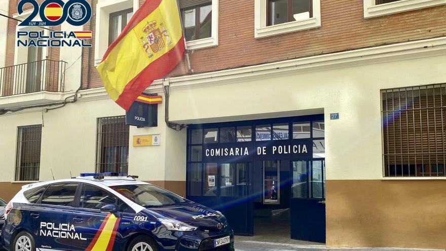 Detenido el joven autor de un robo en un bar de Alicante, sorprendido mientras huía con el botín