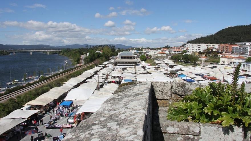 Vista de la feria de Vila Nova de Cerveira que se celebra todos los sábados