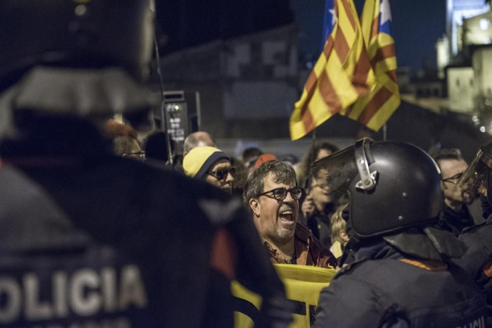 Milers de persones es manifesten a Manresa per la