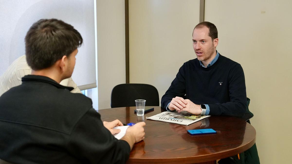Un moment de l'entrevista amb Juan Fernández Benítez