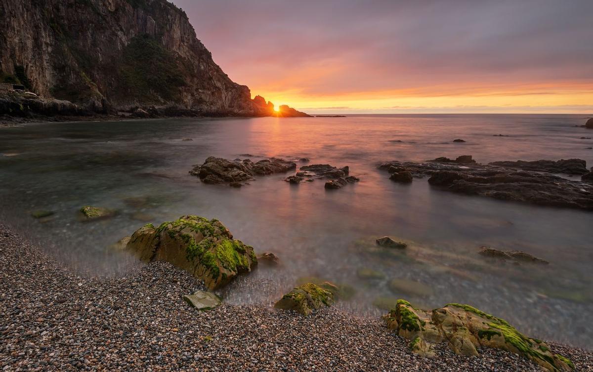 Atardecer en la Playa Gueirúa, Asturias