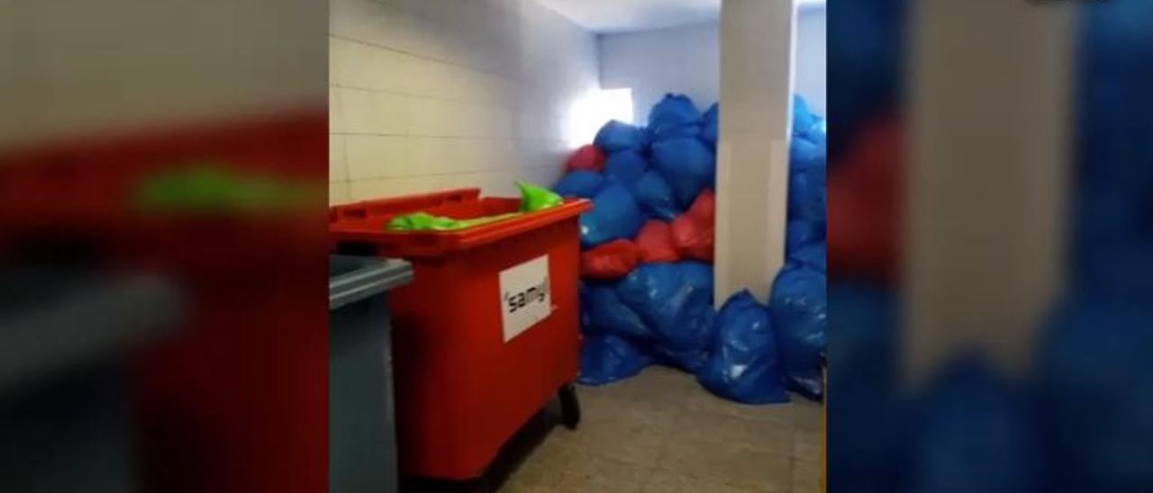 Basura acumulada en el interior del Hospital Universitario de Nuestra Señora de la Candelaria