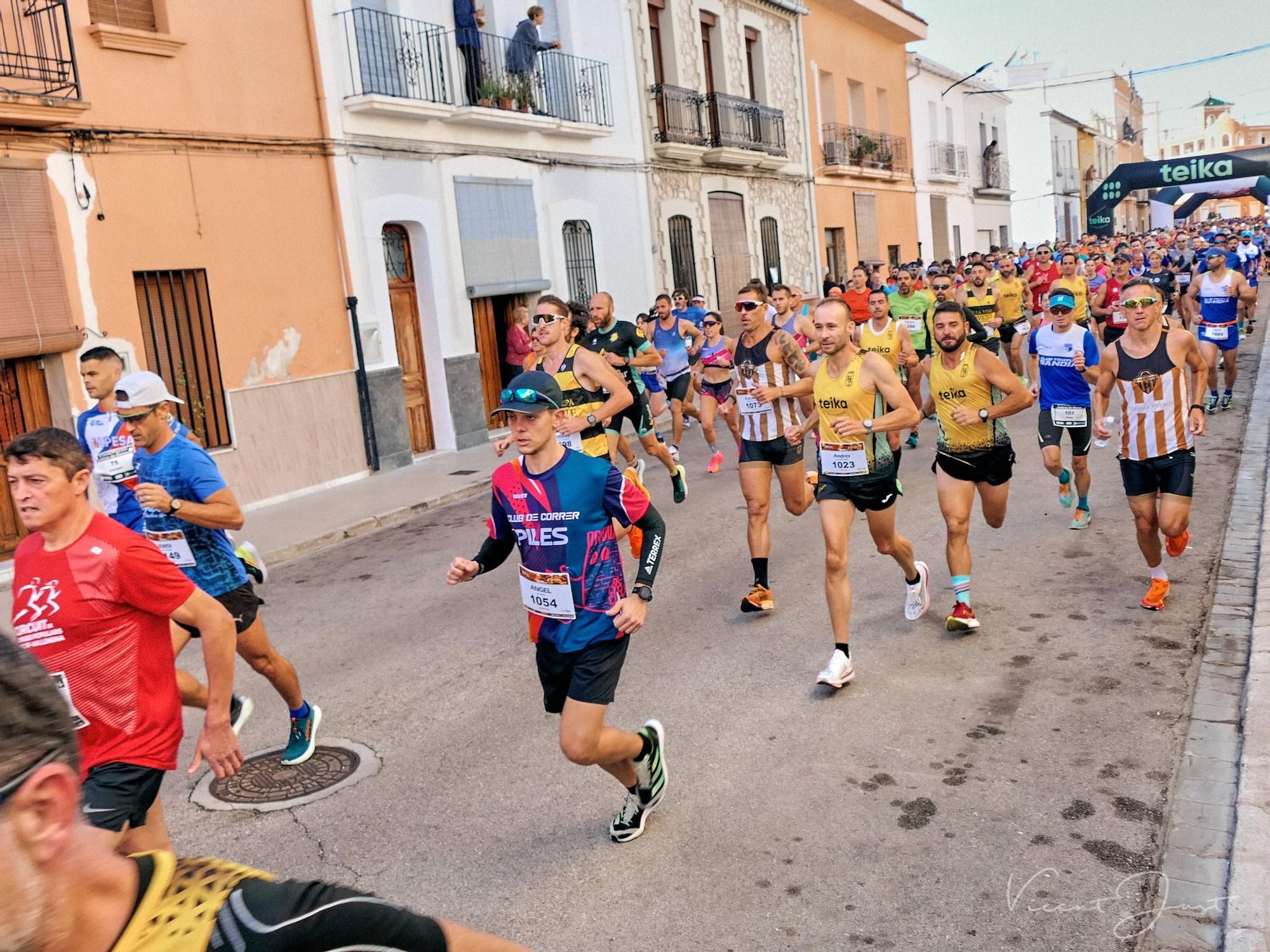 Búscate en la XI Cursa Solidària de Beniarjó