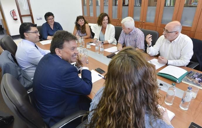 LAS PALMAS DE GRAN CANARIA. Reunión entre NC y PSOE para el pacto en el Cabildo  | 22/07/2019 | Fotógrafo: José Pérez Curbelo