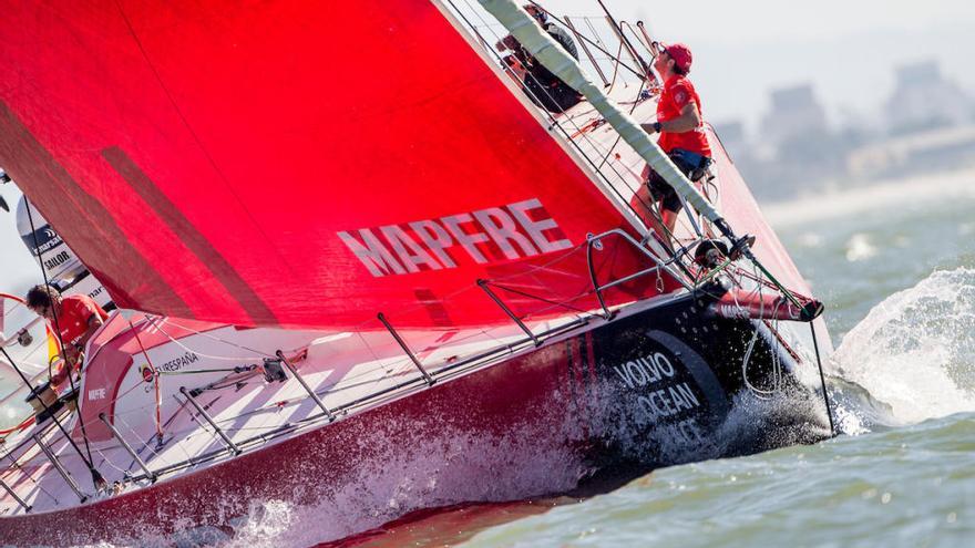 El Mapfre, a su paso por Itajaí.