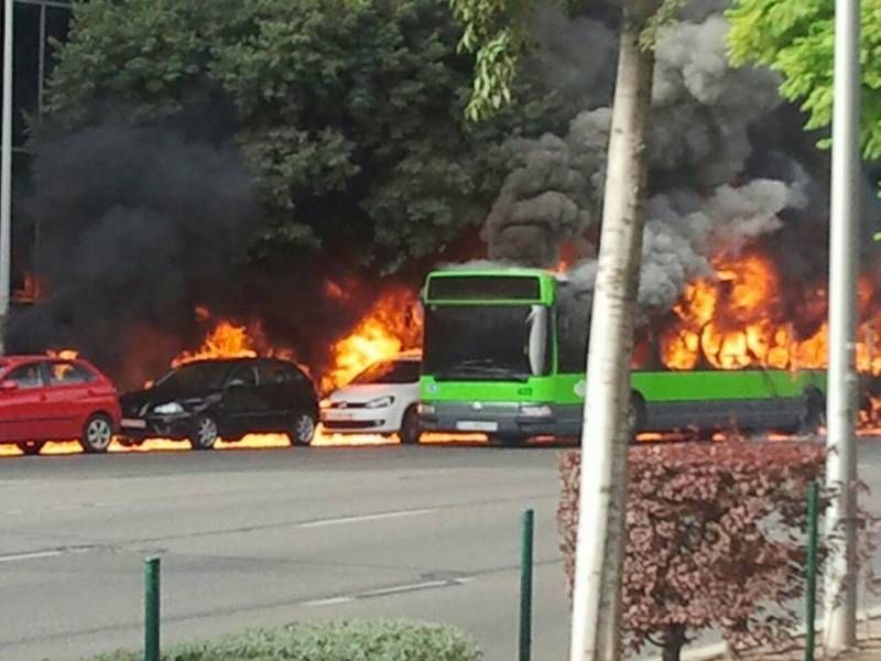 Fotos de los lectores del incendio del autobús