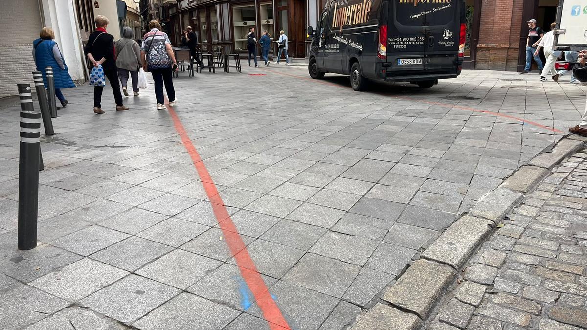 Líneas rojas en las calles para la Semana Santa de Sevilla